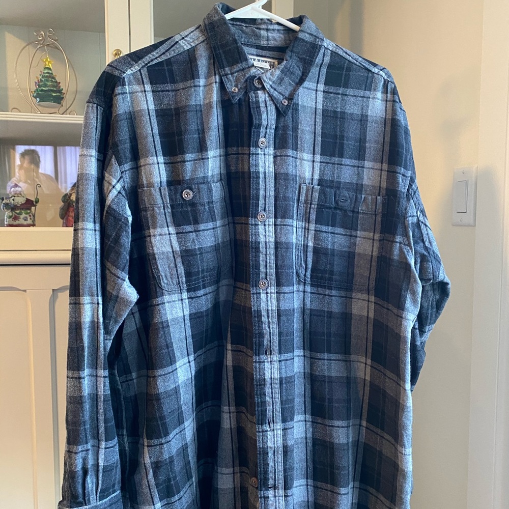 Duluth Trading Men’s Button Down/Flannel (sz L)